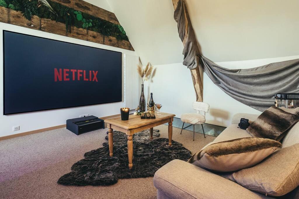 Le Duplex De L'Etoile Home Cinema Jacuzzi Et Sauna Privatif Longmesnil Экстерьер фото