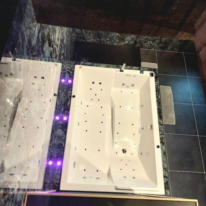 Le Duplex De L'Etoile Home Cinema Jacuzzi Et Sauna Privatif Longmesnil Экстерьер фото